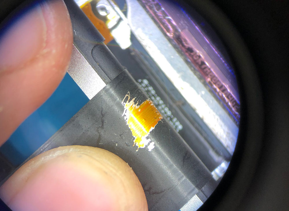 Sửa chữa Macbook Pro 2016 2017 lỗi nhòe màn đơn giản. Lỗi cáp màn hình