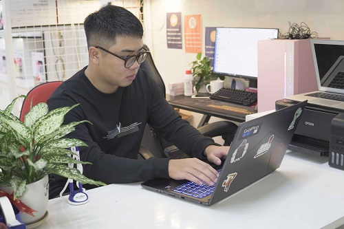 #MetaBox | Giời ơi một hãng sản xuất laptop custom quá xịn | Sửa chữa quá khó nhưng chúng mình sửa được :))